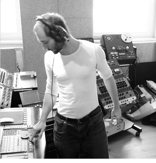 How a broken arm led to a virtual instrument business